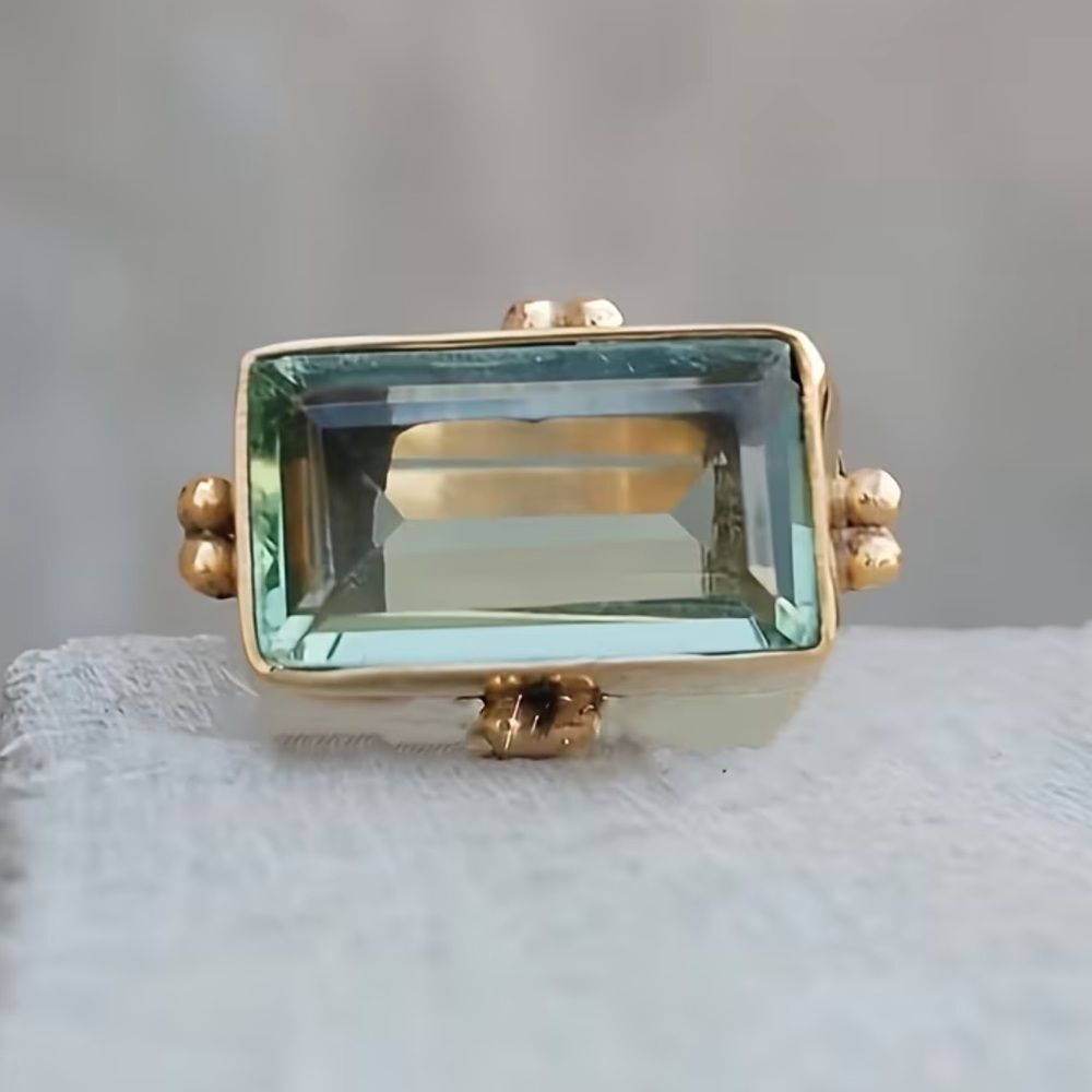 Green Gemstone ring #2457 - Picture 2 of 6